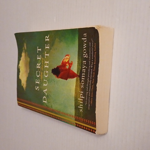 $4 Add-on "Secret Daughter" by Shilpi Somaya Gowda - Paperback Novel - Picture 4 of 8